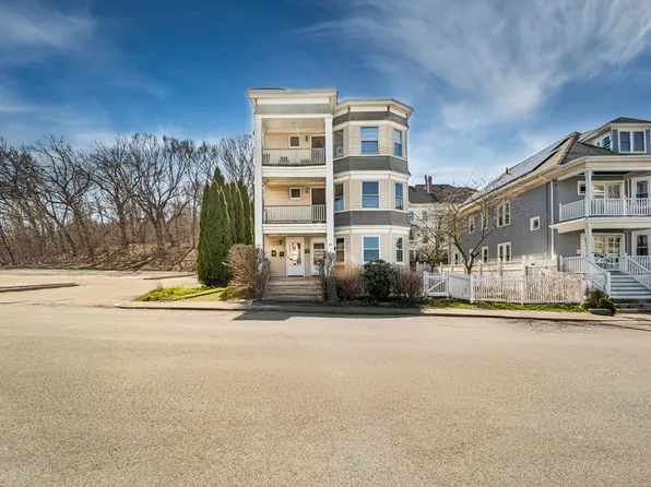 92 Blaisdell St #2, Haverhill, MA 01832