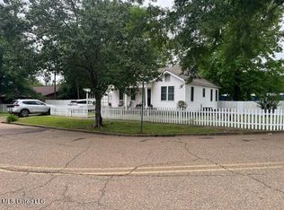 324 3rd Ave NW, Magee, MS 39111