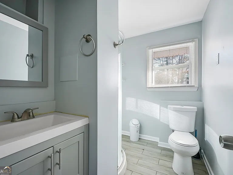147 Burnside St #4 — Photo 7