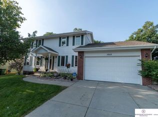 15113 Willow Creek Dr, Omaha, NE 68138