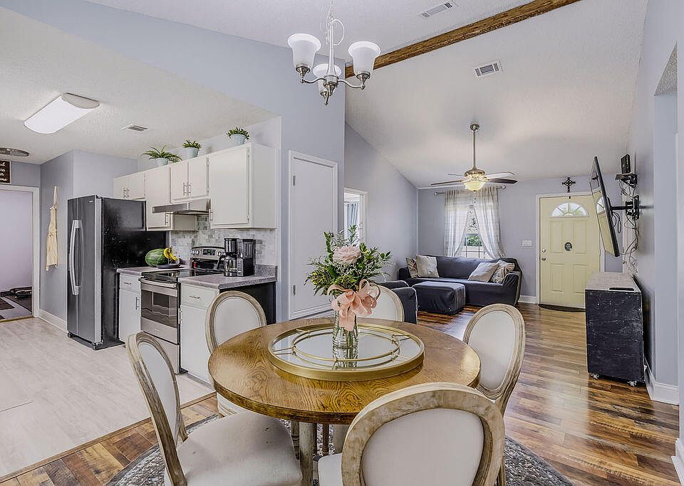 1st image of 303 Runnymeade Dr
