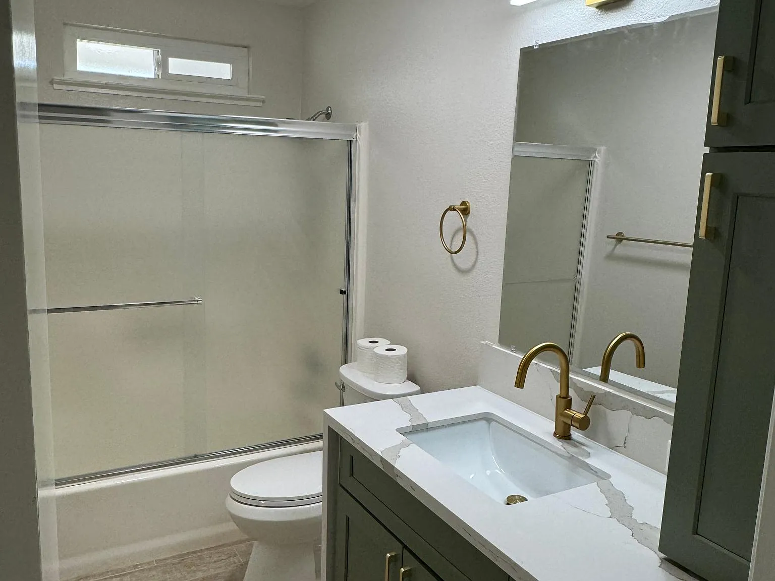 3 bed, 1243 sqft, $2,050 — Photo 3