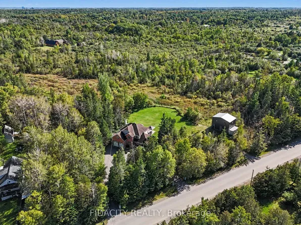 88 Constance Lake Rd, Ottawa, ON K2K 1X7
