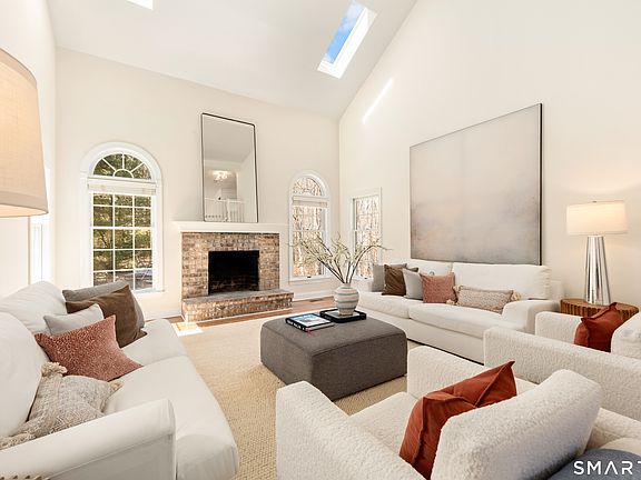 4th image of 260 Range Road