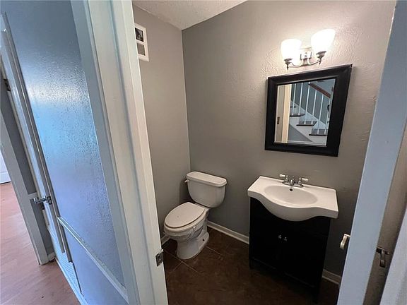 3rd image of 5843 Brighton Pl