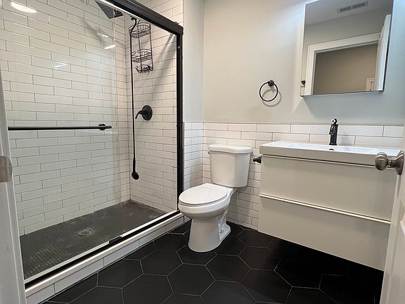 5th image of 2315 W 24th Pl #2M