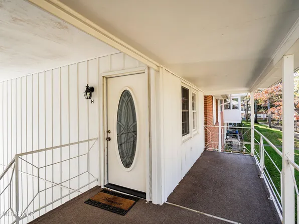 42 Cambridge Court #H, Lakewood, NJ 08701