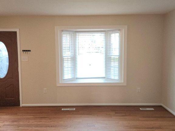 4th image of 1050 Brightleaf Dr