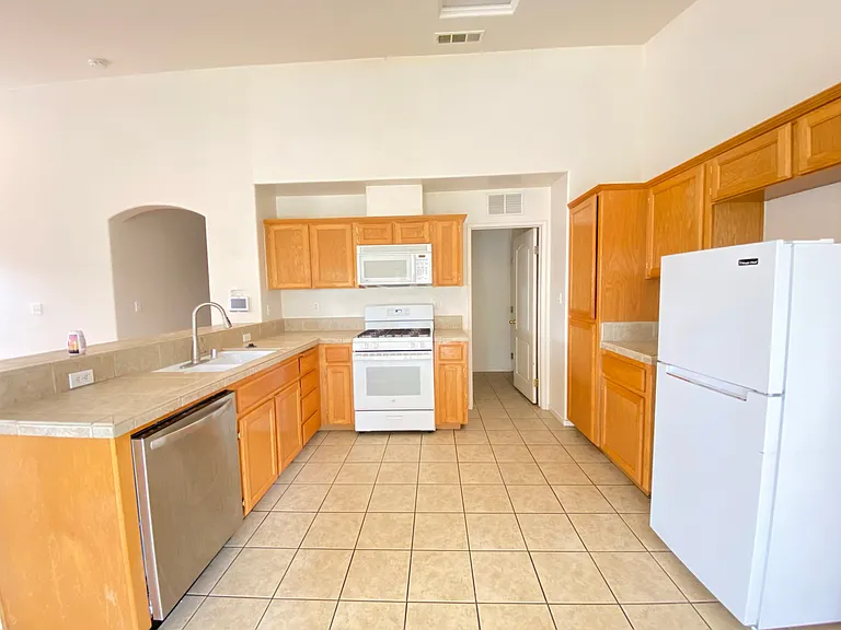 10200 Pyramid Peak Dr — Photo 6