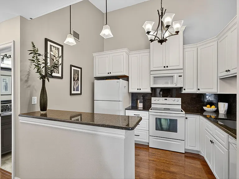 6485 Chasewood Dr #G — Photo 1