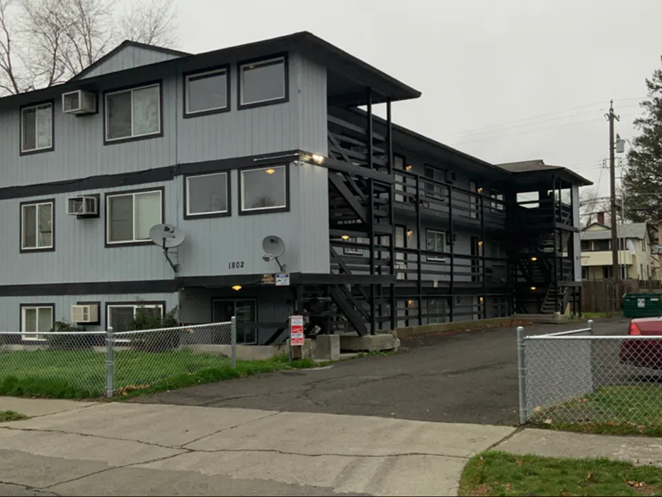 Cozy 2bd/1ba North West Apartment | On-Site Laundry | Pet Friendly | Off-Street Parking | Avail U...