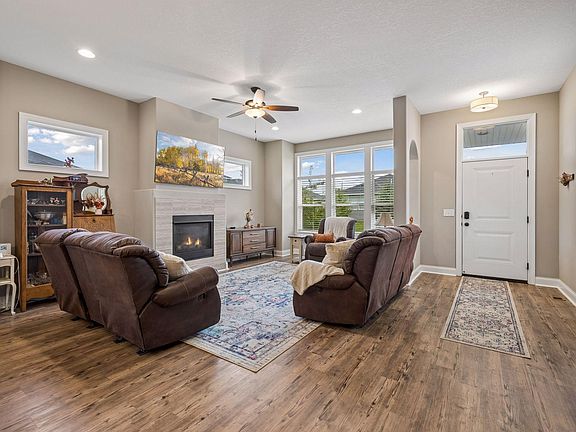 4th image of 1183 Willowbrook Cir