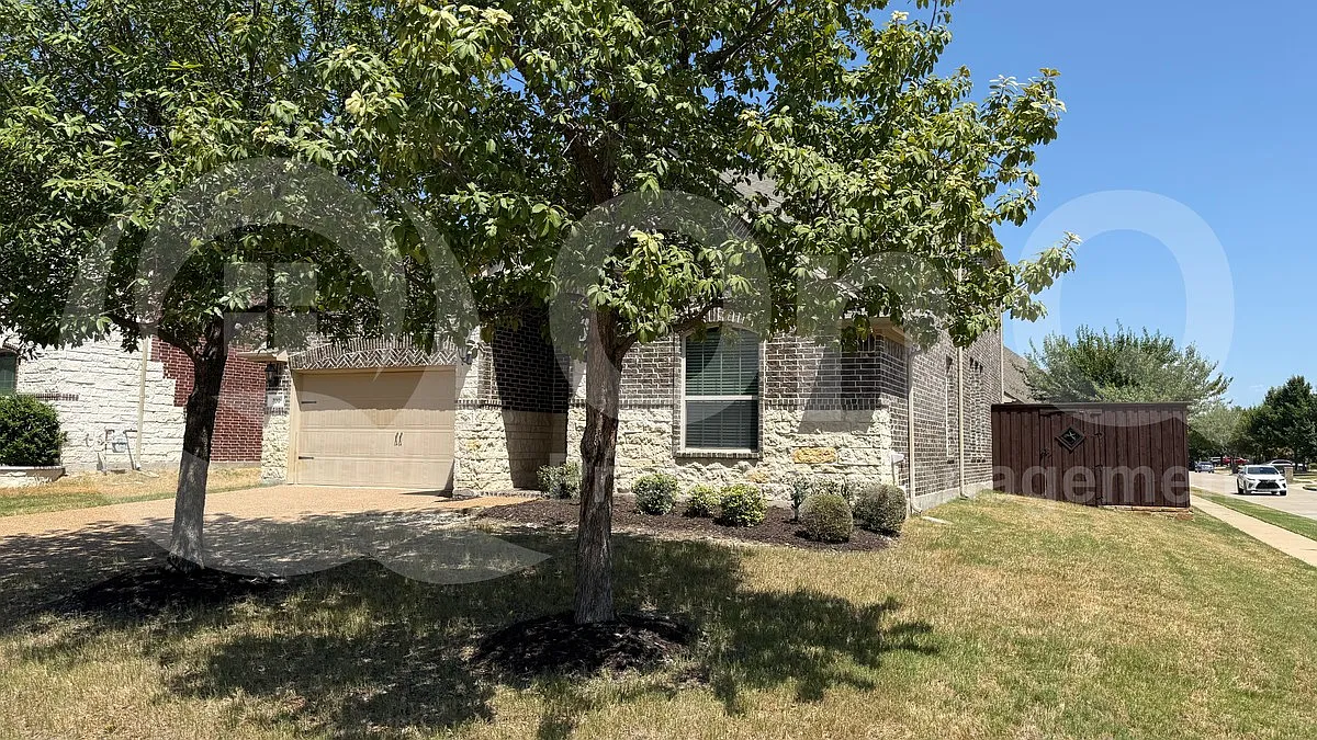 4 bed, 3.5 bath, 2654 sqft, $3,400 — Photo 3