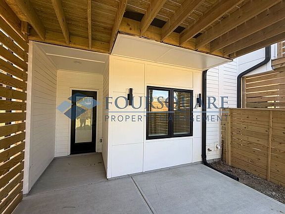 3rd image of 1008 Addison Pl #101