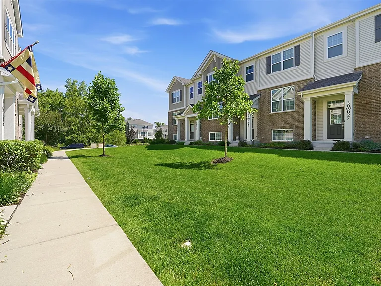 30W023 Brayman Ct — Photo 32