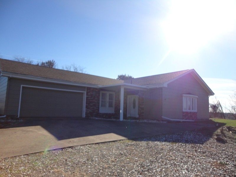 1st image of 114 Meadow Dr