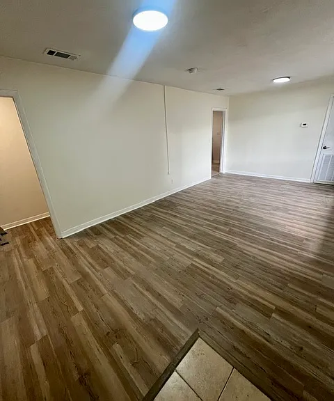 1807 Hollybrook Cir — Photo 5