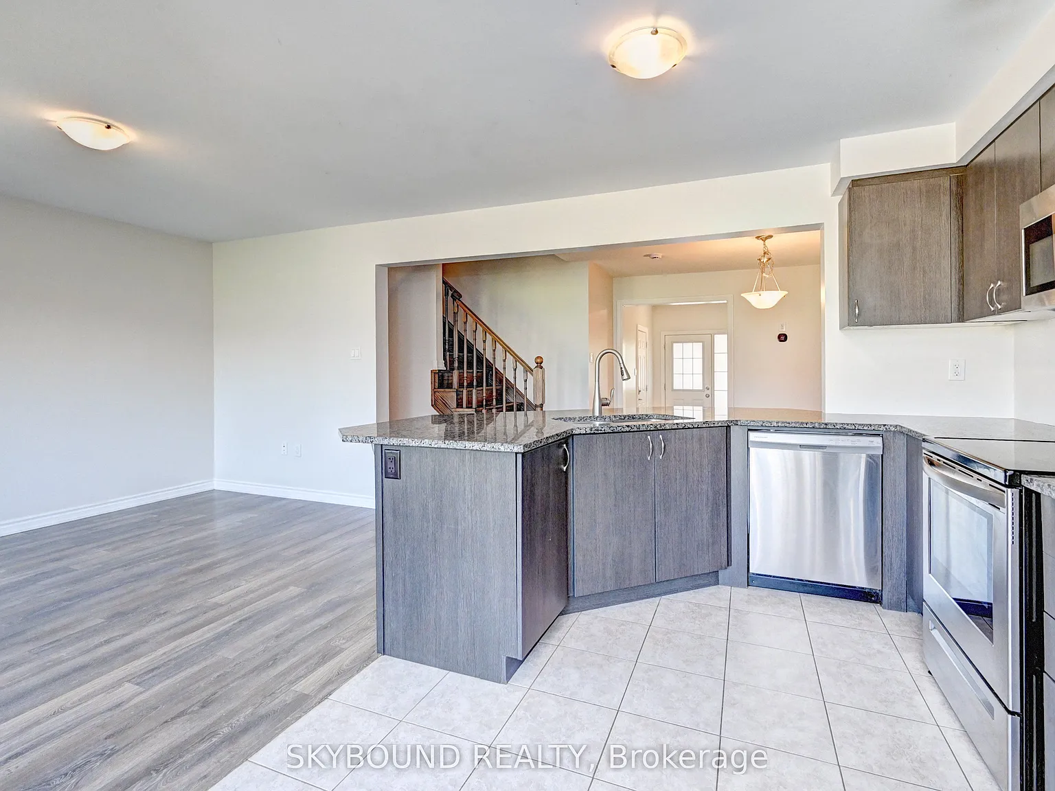 3 bed, $2,600 — Photo 1
