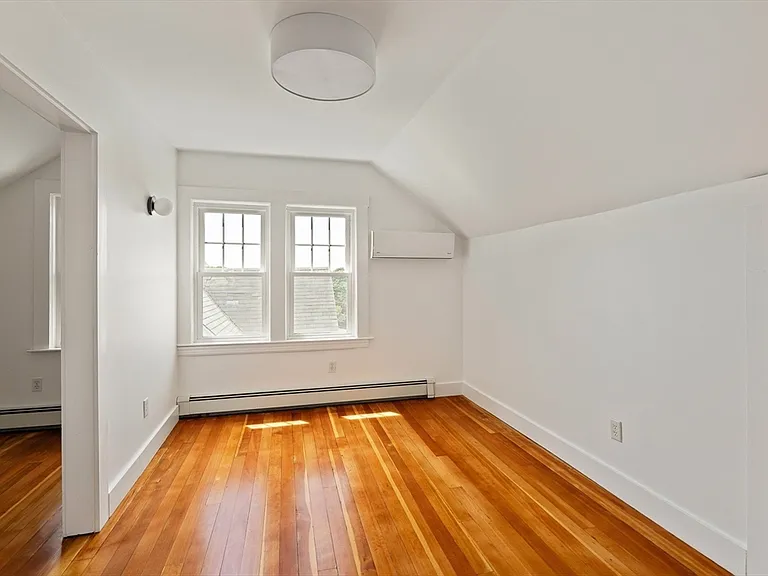 8-10 York Ave #10 — Photo 18