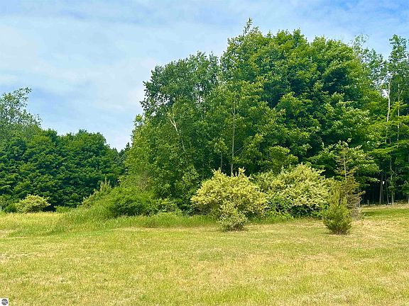 2nd image of 0 Hanrath St Lot 5