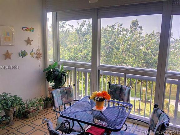 3rd image of 4400 Hillcrest Dr APT 403B