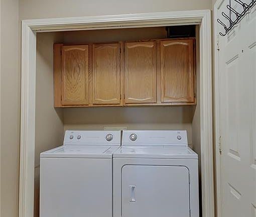 4th image of 3634 Greenacres Dr #203
