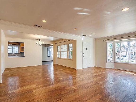 2nd image of 732 Portola Ave