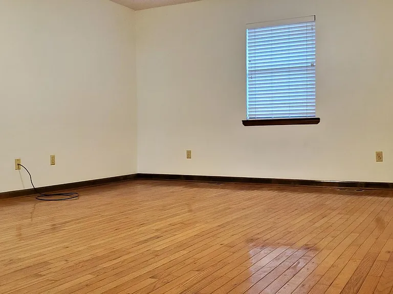 7001 Pauline Cir — Photo 34