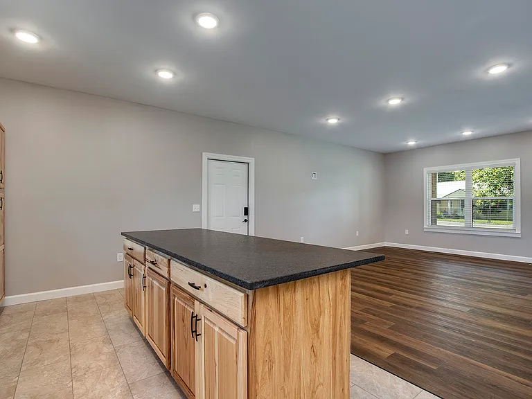 217 Kenneth St — Photo 12