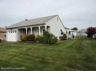 16 Stockport Dr, Toms River, NJ 08757