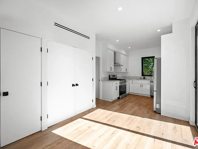 2646 Westwood Blvd — Photo 18