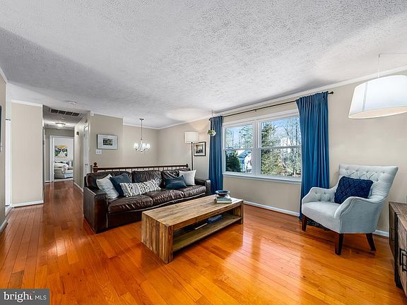 2nd image of 2073 Farragut Dr