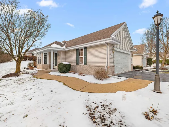 N96W14141 Knollcrest Cir, Germantown, WI 53022