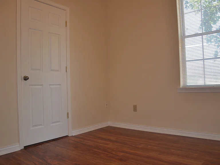 366 S Broadway Park — Photo 7