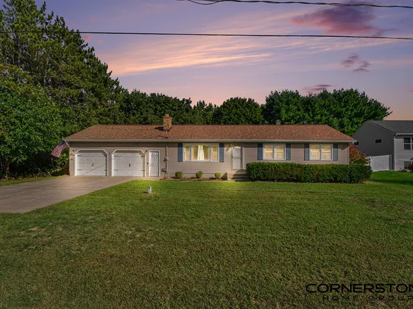 405 Hill Lake Rd, Wayland, MI 49348