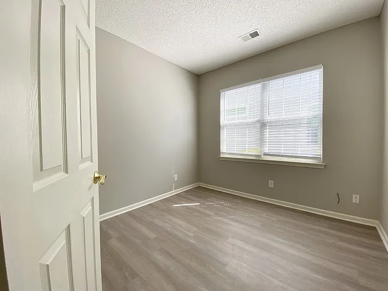 565 Colonel Thomas Heyward Rd — Photo 10