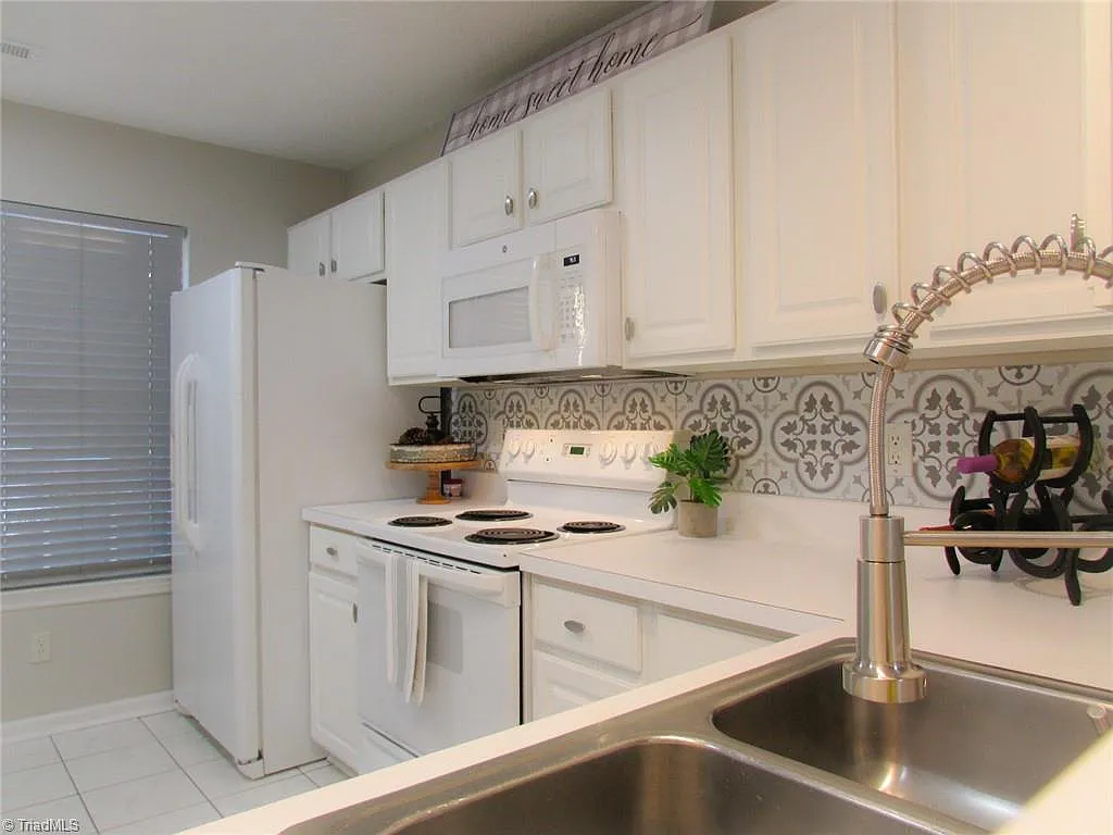 2 bed, 2.5 bath, 1128 sqft, $1,500 — Photo 4