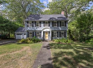 300 Knollwood Dr, New Haven, CT 06515