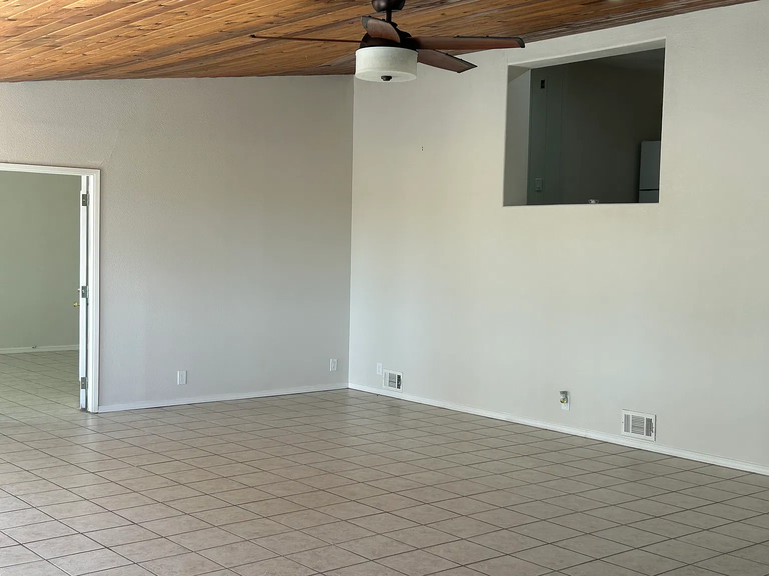 3 bed, 2200 sqft, $2,800 — Photo 3