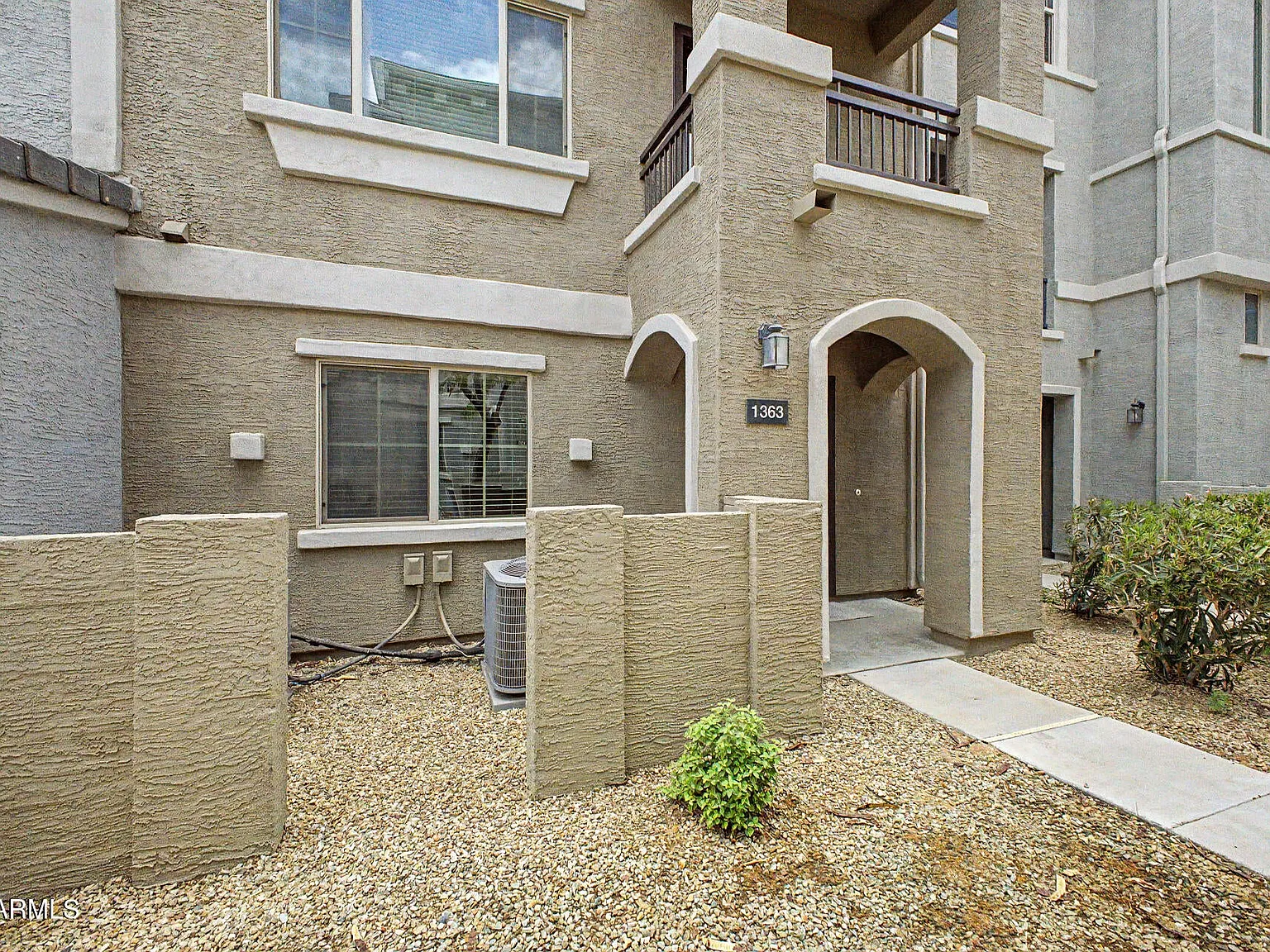 4 bed, 1675 sqft, $2,325 — Photo 2