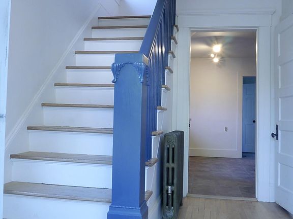 5th image of 215 Northampton Rd