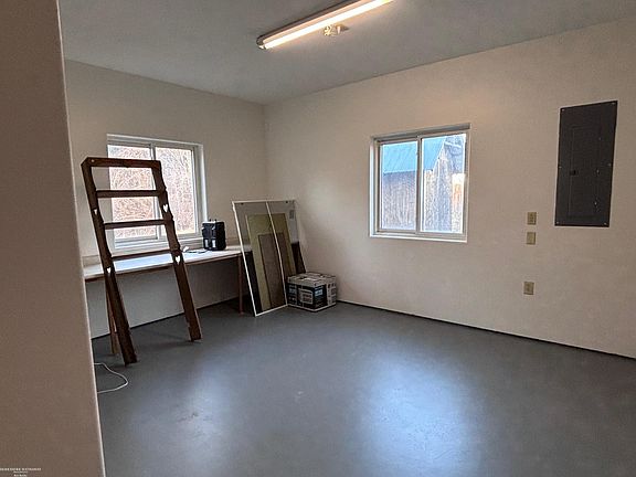 5th image of 5525 Bond Rd