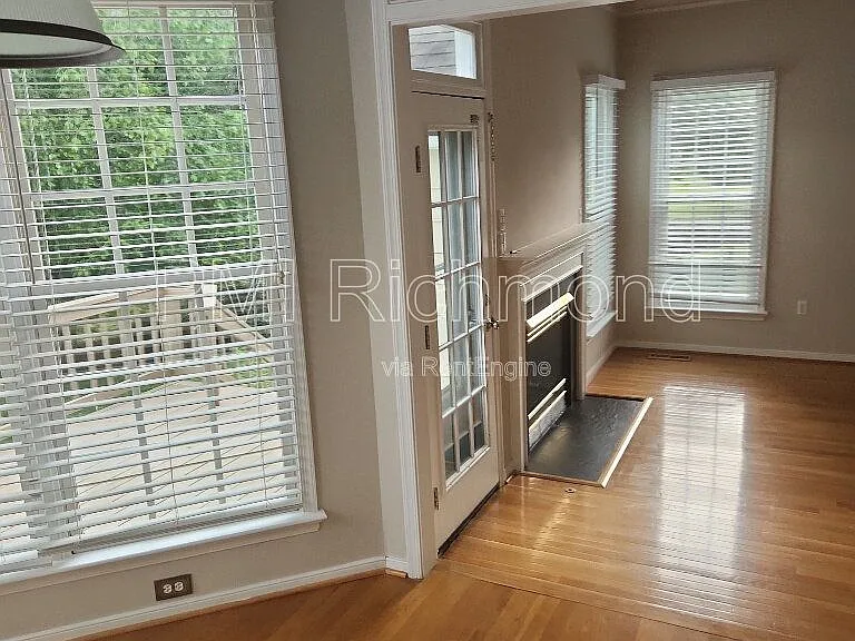 6004 Manor Park Ter — Photo 8