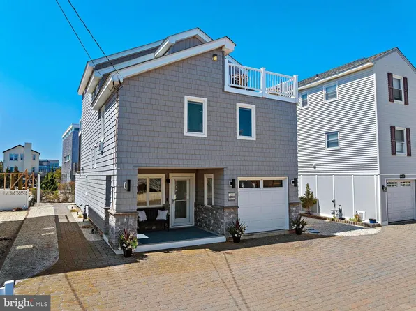 218 W 27th St, Ship Bottom, NJ 08008