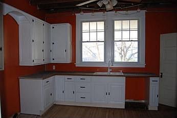 2nd image of 2 N Elm Ave