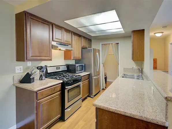 552 Canyon Dr, Oceanside, CA