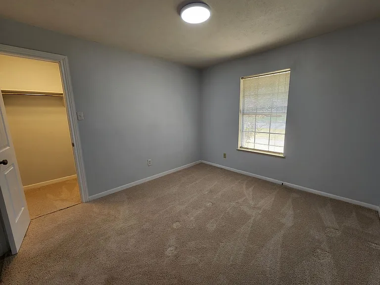 2604 Buckingham Dr — Photo 15
