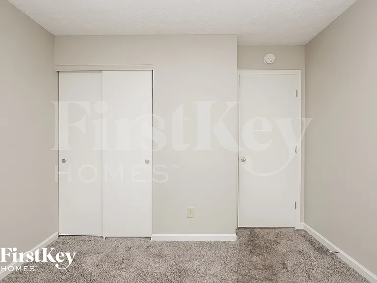 4496 Braemar Dr — Photo 12
