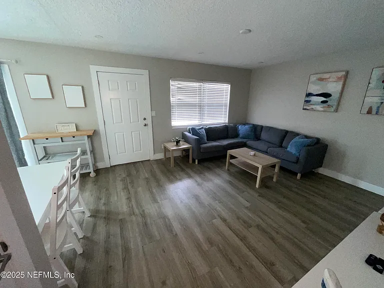 318 Arricola Ave #101 — Photo 44