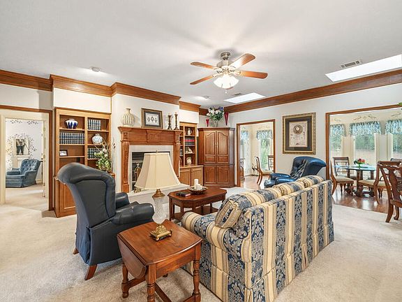 4th image of 90 Waterway Dr